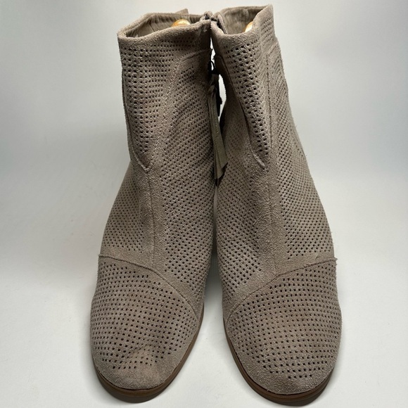 TOMS Booties Lunata Desert Taupe Beige Suede Cut Out Womens Shoes Ankle Boots 12 - Picture 2 of 12